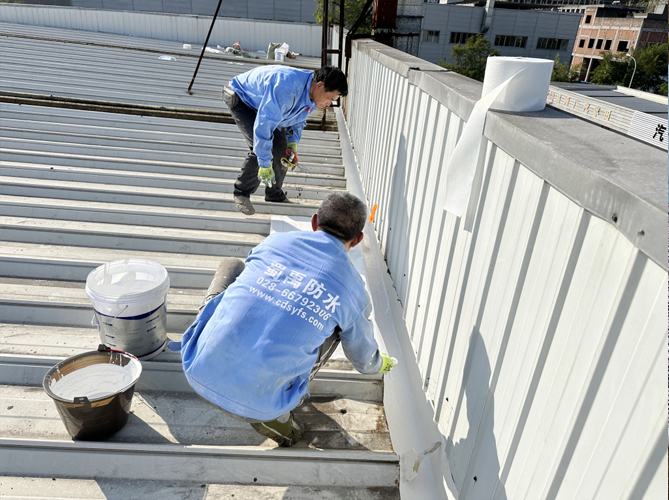 達州市廣汽豐田4S店彩鋼頂屋面防水補漏成功實踐